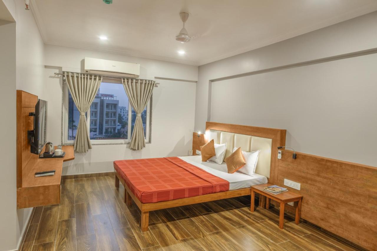 Hotel Opal Kolhapur Εξωτερικό φωτογραφία